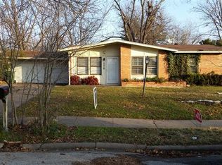 2215 Ridgeway St, Arlington, TX 76010