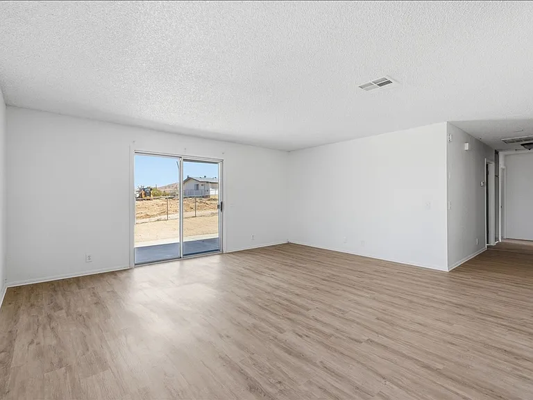 6851 Quail Spring Ave — Photo 7