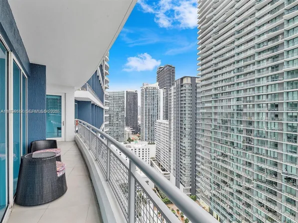 60 SW 13th St APT 2500, Miami, FL 33130
