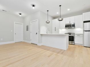 184 Paris St FLOOR 2, Boston, MA 02128
