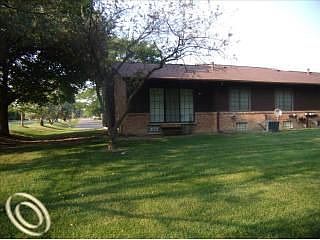 4th image of 26050 Summerdale Dr #1