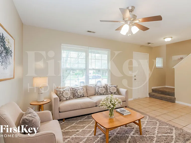 9775 Thomas Ln — Photo 4
