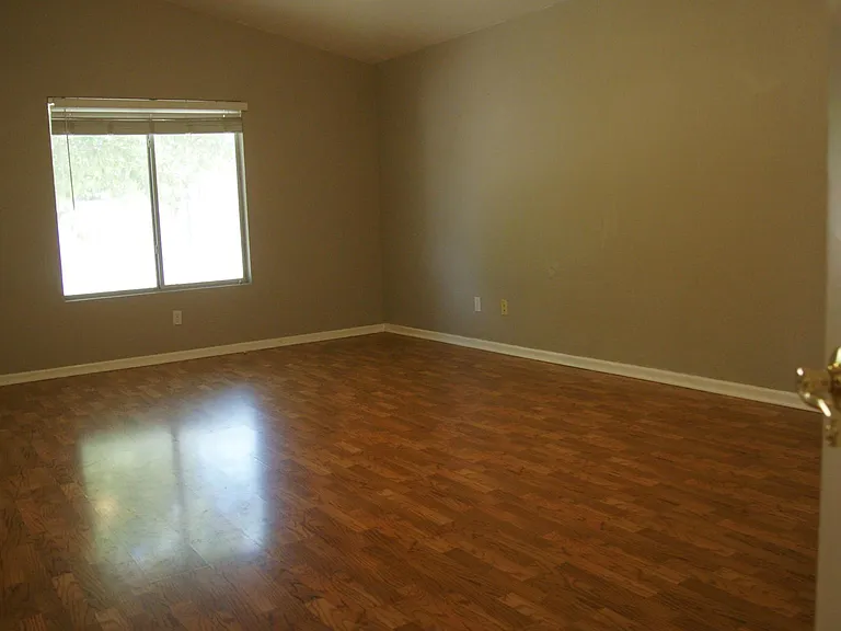 1307 W Stacey Ln — Photo 15