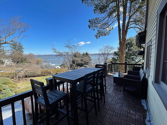 200sqft private balcony