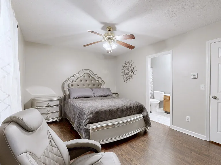 2553 Hillingdon Dr — Photo 5