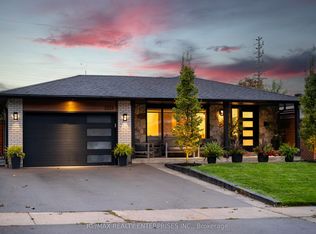 2223 Belfast Cres, Mississauga, ON L5K 1N7