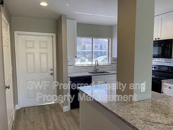 4th image of 512 SE 43rd St APT 2