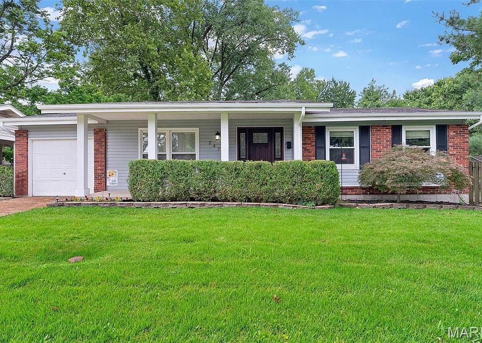 1st image of 2470 Palm Dr