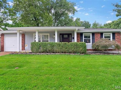 2470 Palm Dr, Florissant, MO, 63031