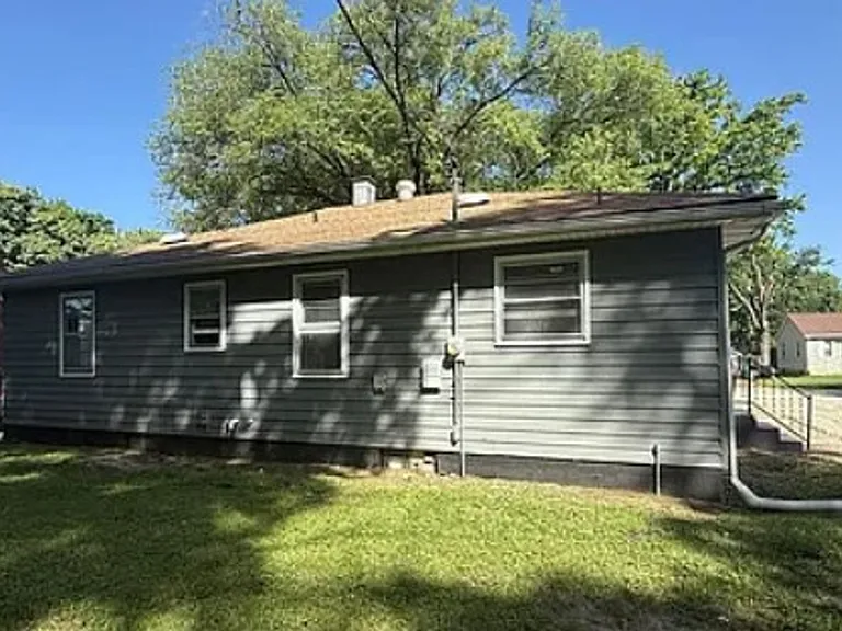 804 Preston Ln — Photo 11