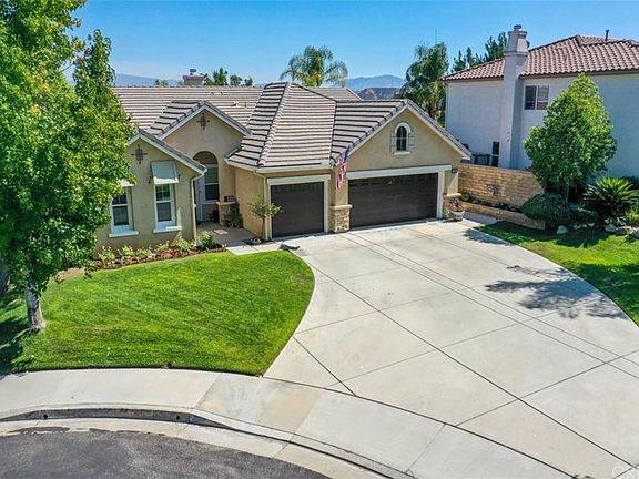3rd image of 21870 Deena Pl