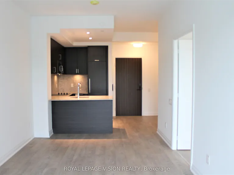 280 Howland Ave #527 — Photo 2