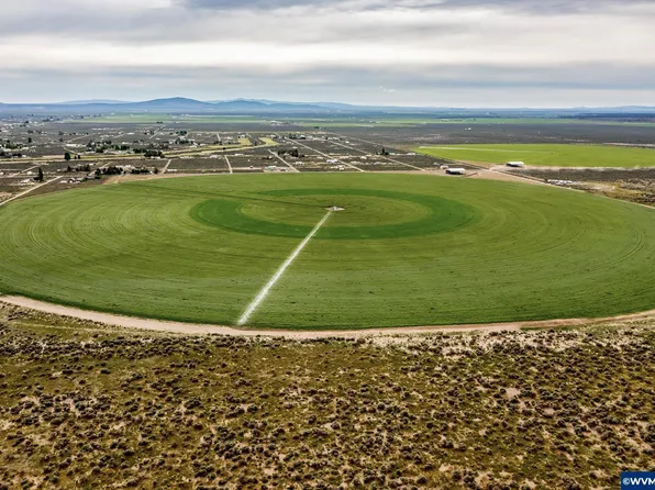 88029 Langdon Springs Ln, Christmas Valley, OR 97641