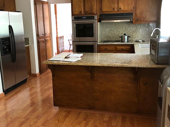 3rd image of 2304 Cambridge Dr