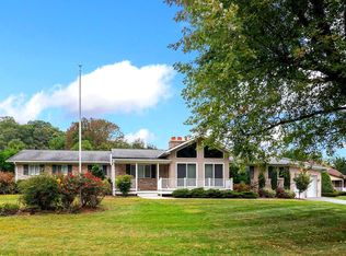 1704 Kempfield Dr, Hampstead, MD
