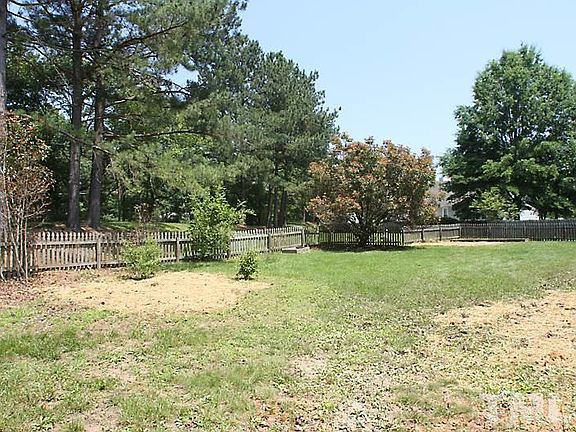 5th image of 10 Meetinghouse Ln