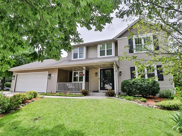 2500 Fox River PARKWAY, Waukesha, WI 53189