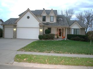 10545 Adams Dr #10DWN, Omaha, NE 68127