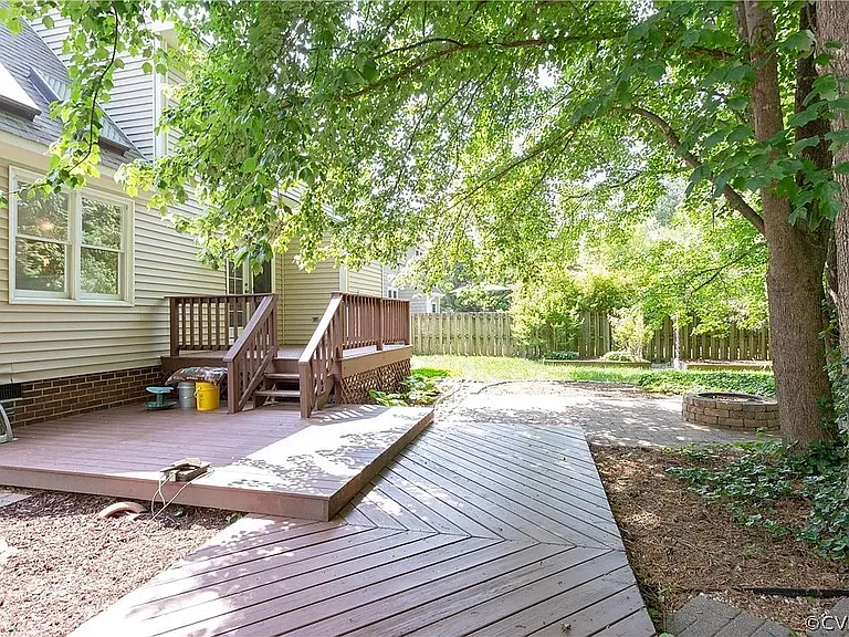 8908 Castle Point Dr — Photo 20