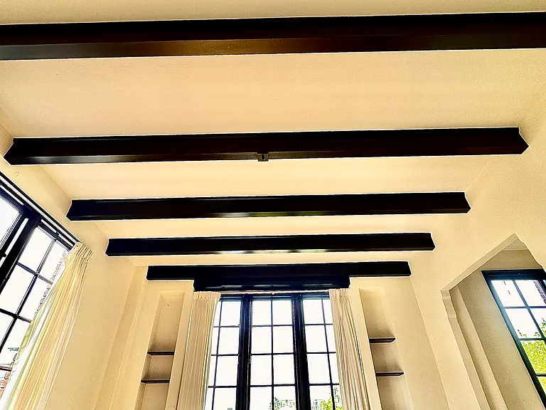 Tudor Hall Apartments — Photo 11