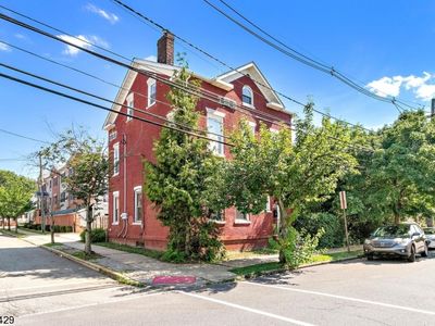 36 Bartlett St, New Brunswick, NJ, 08901