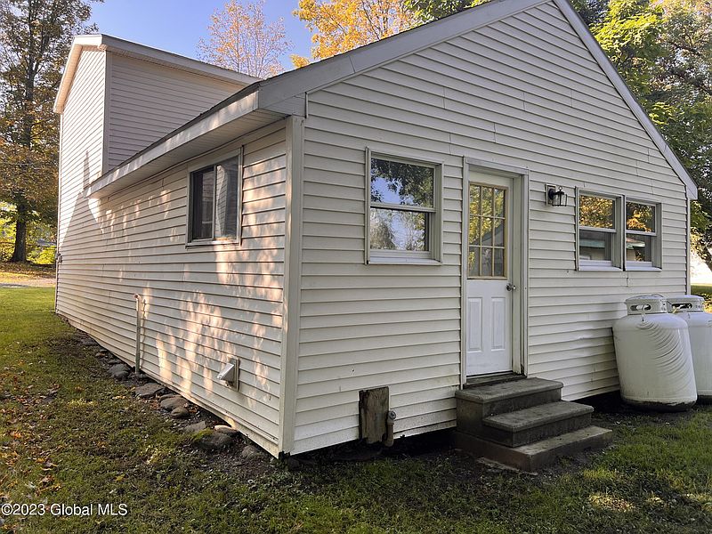4th image of 34 Davis Drive