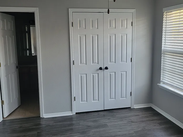 6117 White Oak Cir — Photo 2