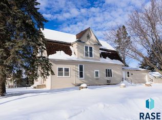 408 E 3rd St, Colton, SD 57018