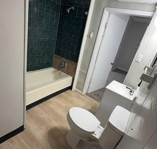 1521 & 1521 1/2 E Kirby Ave (AARC Management, LLC) — Photo 11