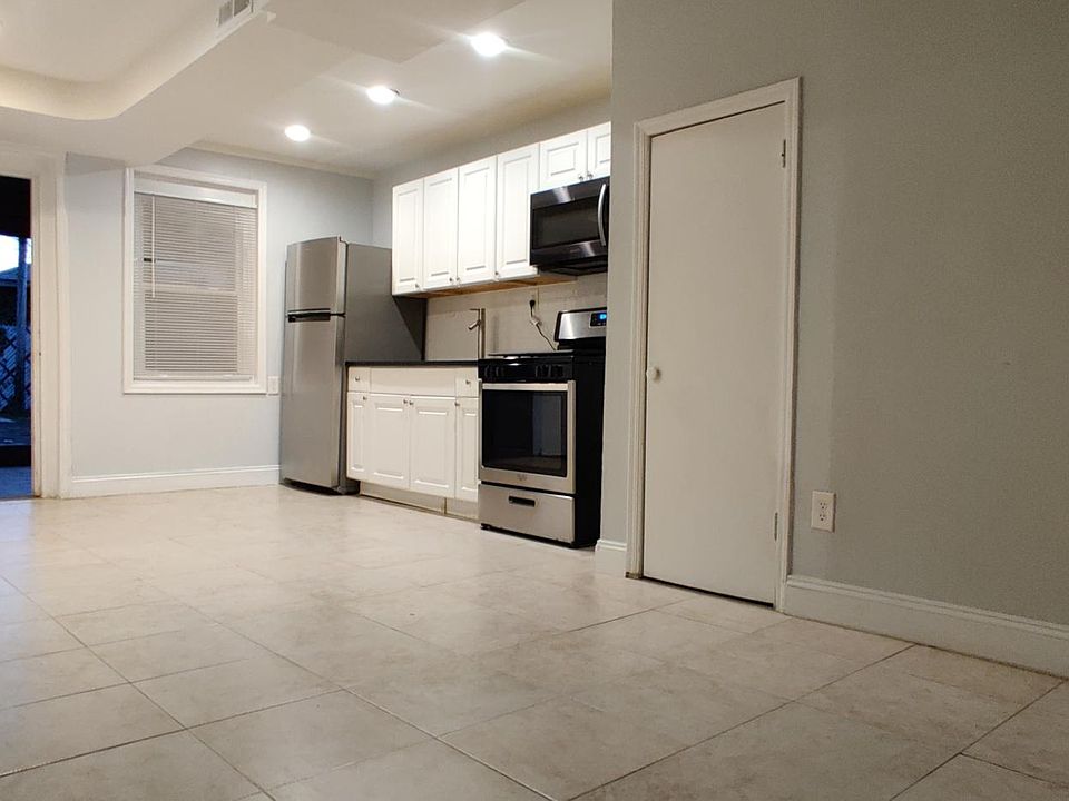 1st image of 242 Huntington Ave #1