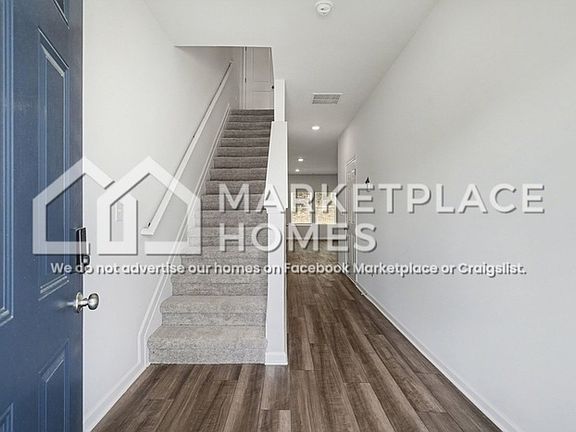 3rd image of 461 Oakwood Dr NW