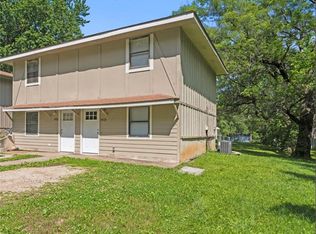 1921 Cleveland Ter, Leavenworth, KS 66048