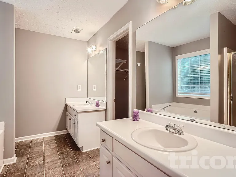 65 Cranbrook Ct — Photo 9