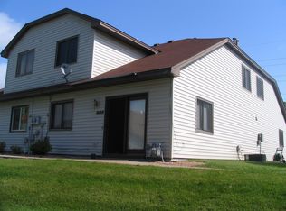 103 6th St NW APT D, Elk River, MN 55330