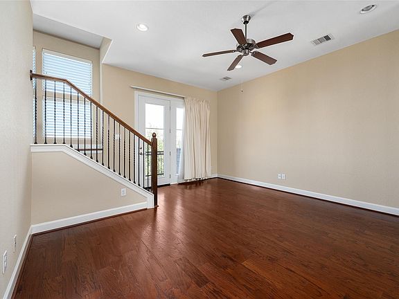 4th image of 2814 Polk St
