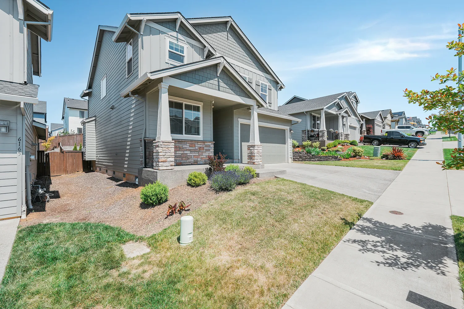 4 bed, 2350 sqft, $3,700 — Photo 3