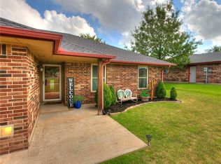 1319 E Oak St, El Reno, OK 73036