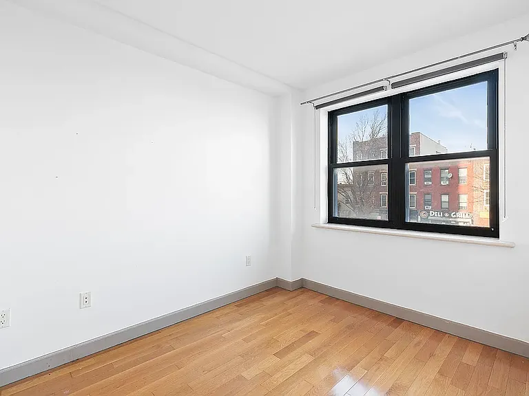 599 4th Ave #2A — Photo 7