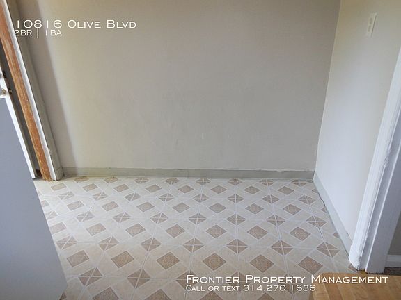3rd image of 10816 Olive Blvd