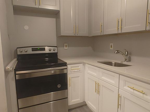 2nd image of 155 Ann St Floor 1
