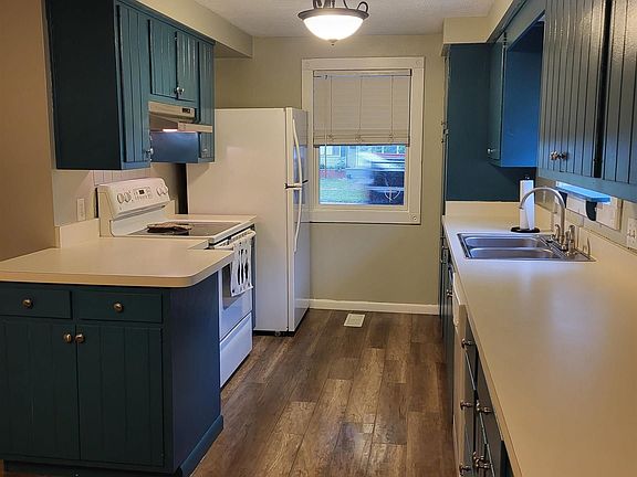 4th image of 706 S Main St