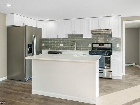 3rd image of 91 Ryerson Ave