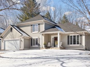 101 Carver Creek Cir, Carver, MN 55315