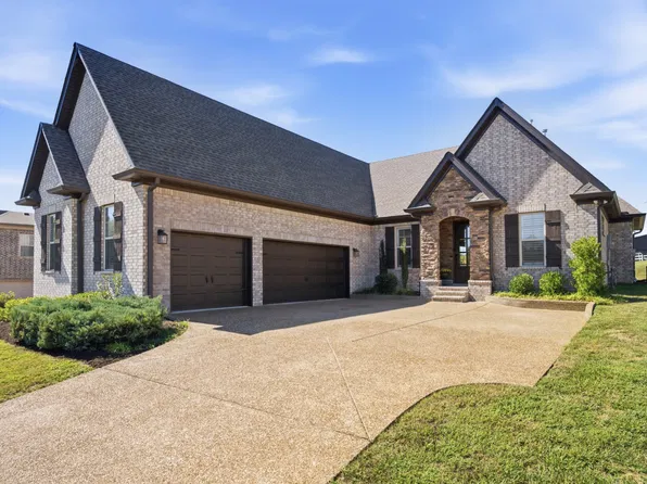 971 Luxborough Dr, Hendersonville, TN 37075