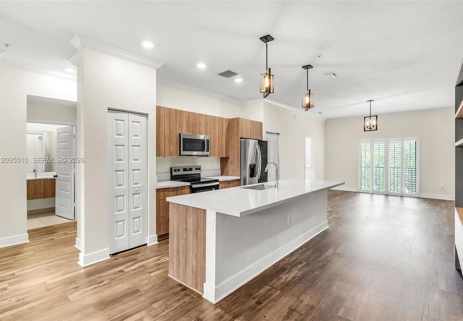 7815 NW 104th Ave — Photo 3
