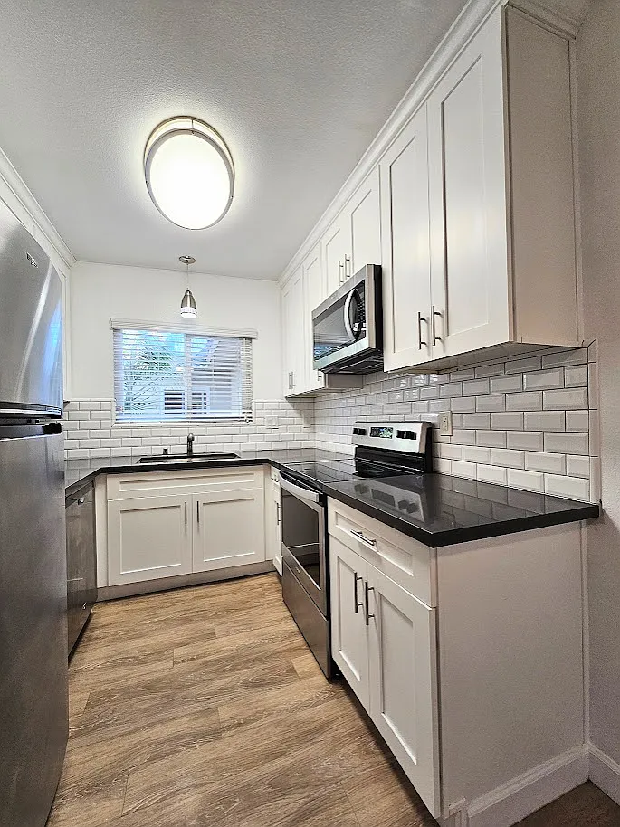 2 bed, 848 sqft, $2,550 — Photo 2