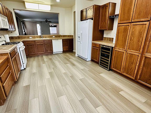 5th image of 2059 Avella Dr