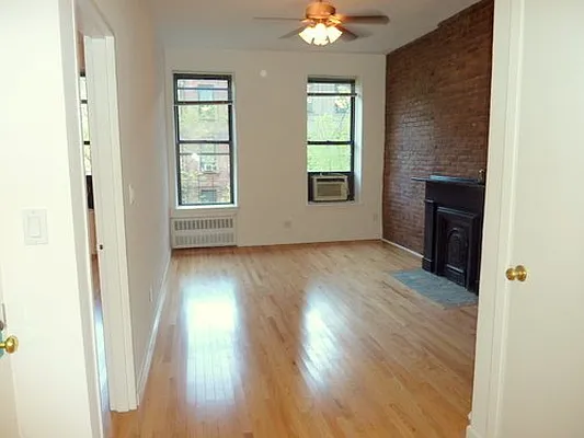 Rented by Chartwell Manhattan Realty | media 2