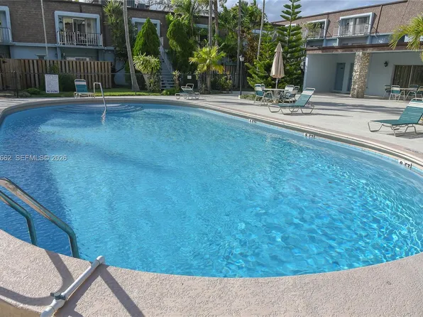 9611 SW 77th Ave APT 206A, Miami, FL 33156