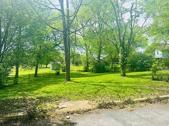 3rd image of 259 Lakeside Park Dr